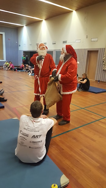2017.12.19 Trening med julenisse